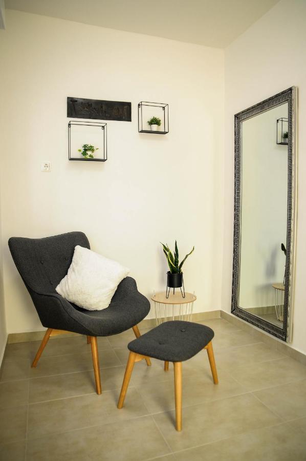 Apartman Gulliver In The Center, 10 Meters From The Sea With Private Parking In Natural Shade Rabac Exterior photo